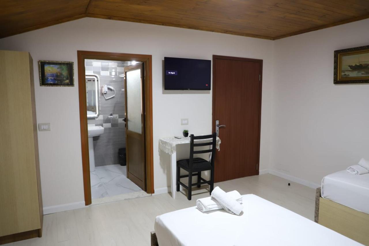 Guest House Bumbli ベラト エクステリア 写真
